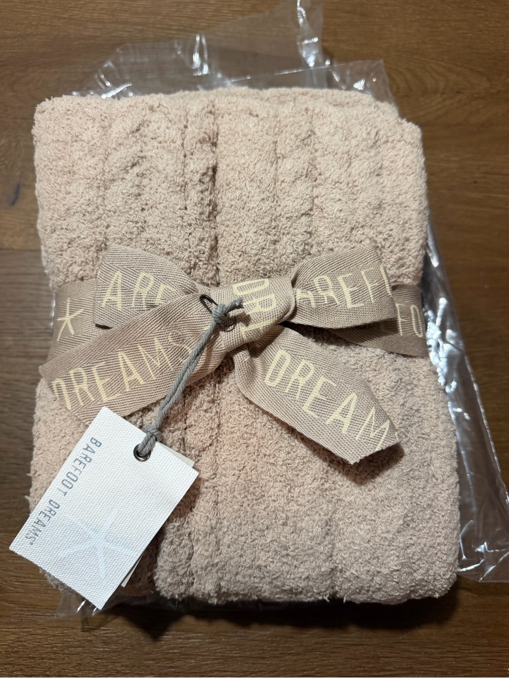Barefoot Dreams CozyChic Cable Infinity Scarf Tan NWT New in Packaging